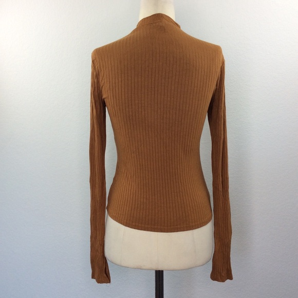 Long Sleeve Top - Picture 3 of 4